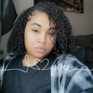 Meet your Posher, Zayvia